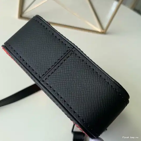 Frstbag ru Vuitton DANUBE MESSENGER Louis 0611